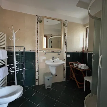 Residenza Fontana Del Ferro 招待所 4*