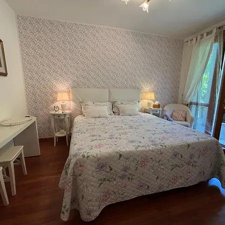 Residenza Fontana Del Ferro 招待所 4*